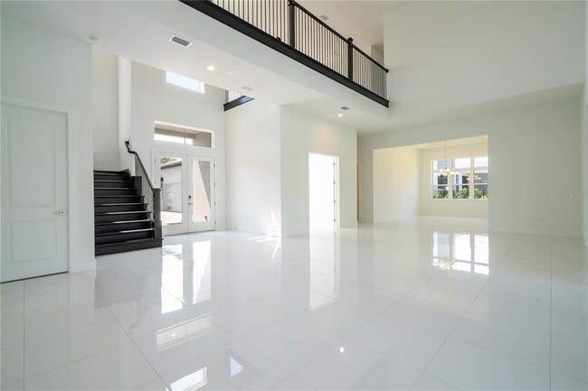 Building Photo - 16044 Pendio Dr