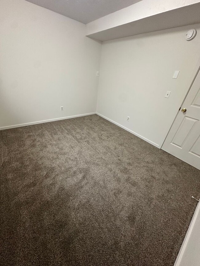 Building Photo - Gorgeous 4 Bedroom 2 Bathroom House!!!! #1101