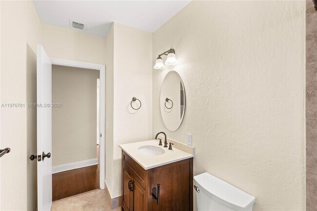 Building Photo - 140 Santander Ave