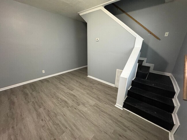 Building Photo - 953-955 N Tuxedo St