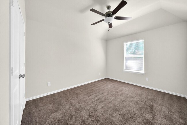 Building Photo - 18788 Laurel Hills Dr