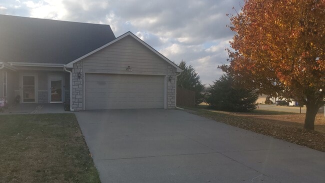 Primary Photo - 2012 Deer Trail