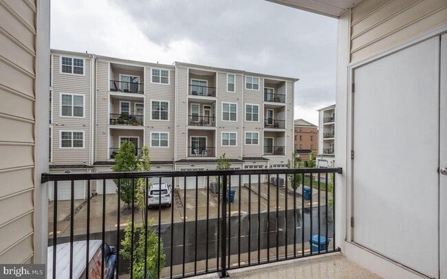 Building Photo - 43017 Clarks Mill Terrace