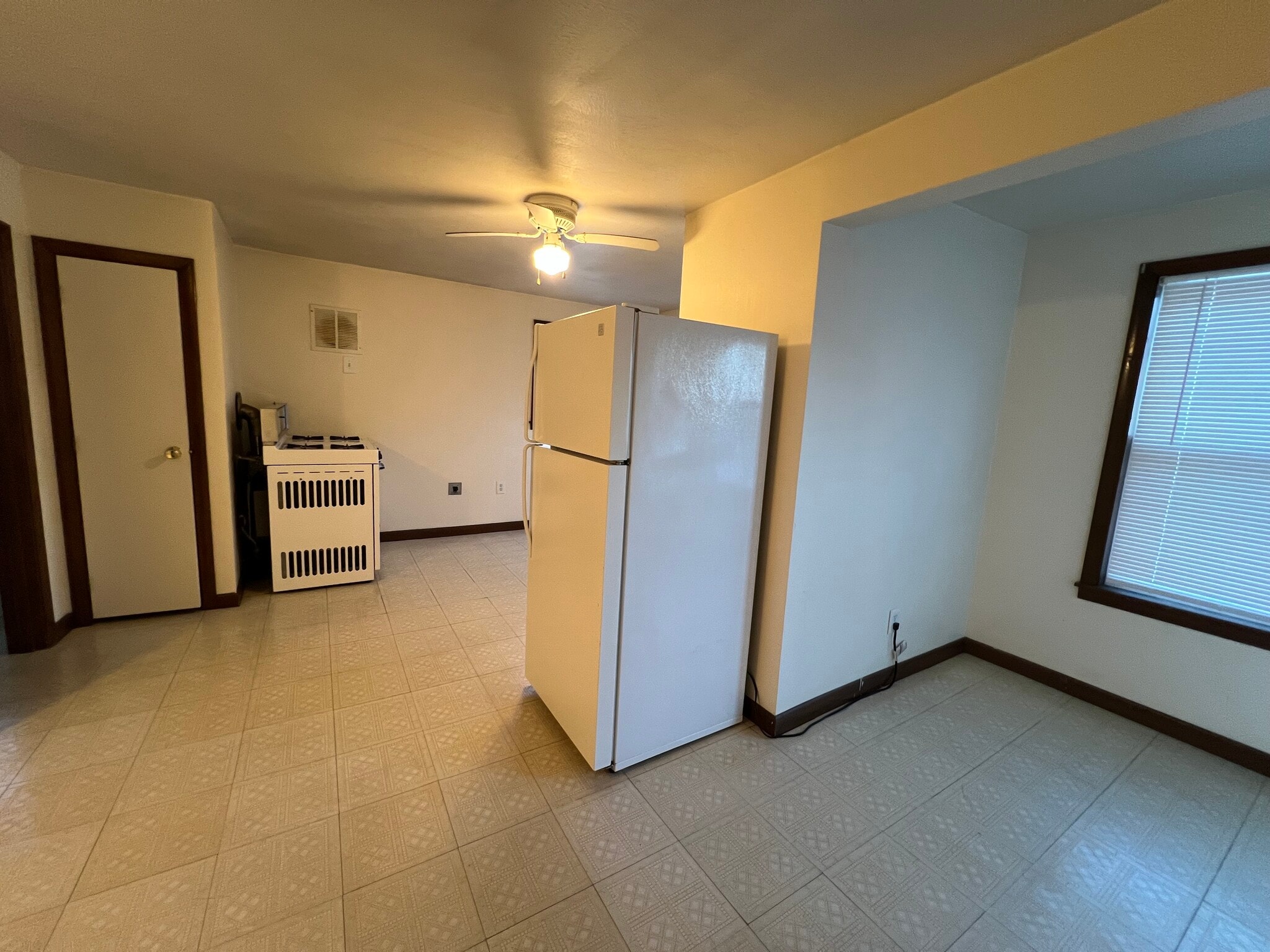 Building Photo - 111 W Hollis St