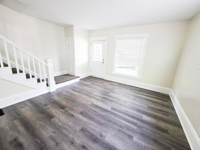 Building Photo - 905 Berwin St