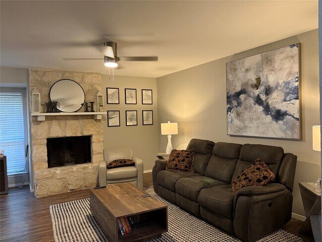 Building Photo - 1400 Vista Ridge Cove