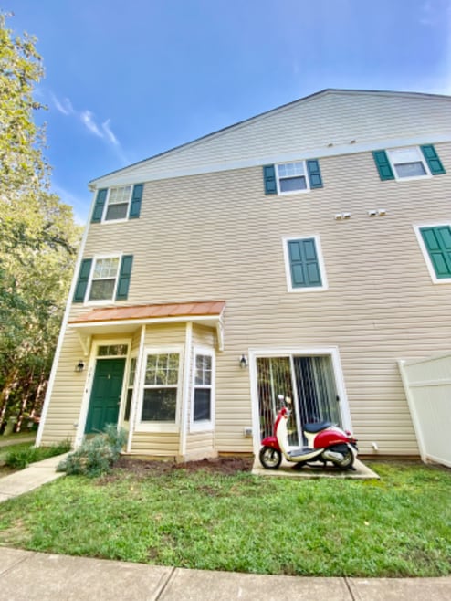Building Photo - 2231 Raven Rd