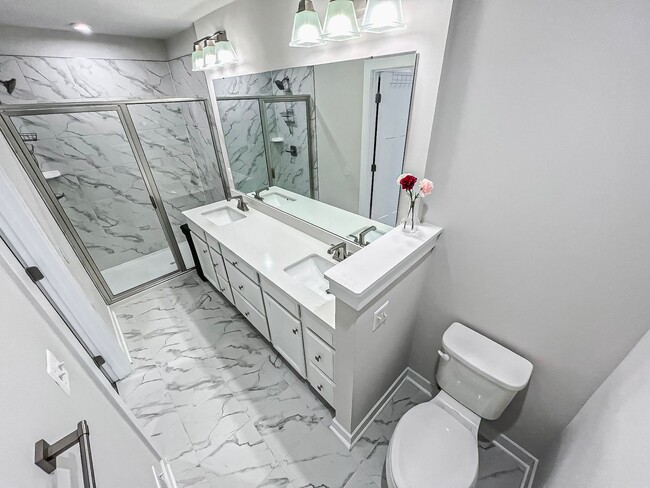 Building Photo - Luxury 3 Bedroom 2.5 Bathroom Brick Townho...