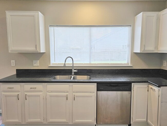 Building Photo - 6103 Wolfboro Dr