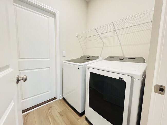 Building Photo - 6230 Forest Pines Dr