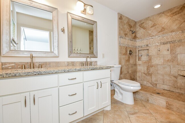 Building Photo - 5815 Dryad Dr