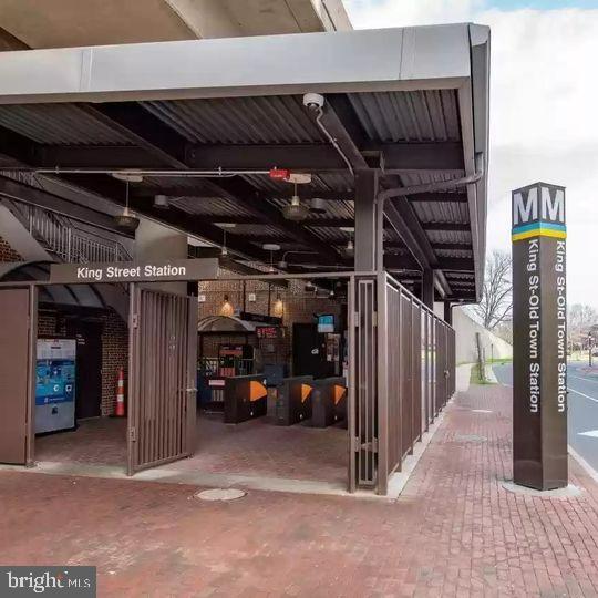 Building Photo - 124 Roberts Ln