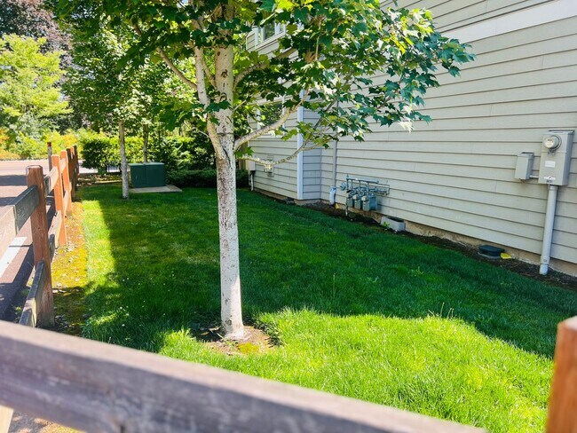 Building Photo - Charming, Air-Conditioned, 3-Bed, 2.5-Bath...