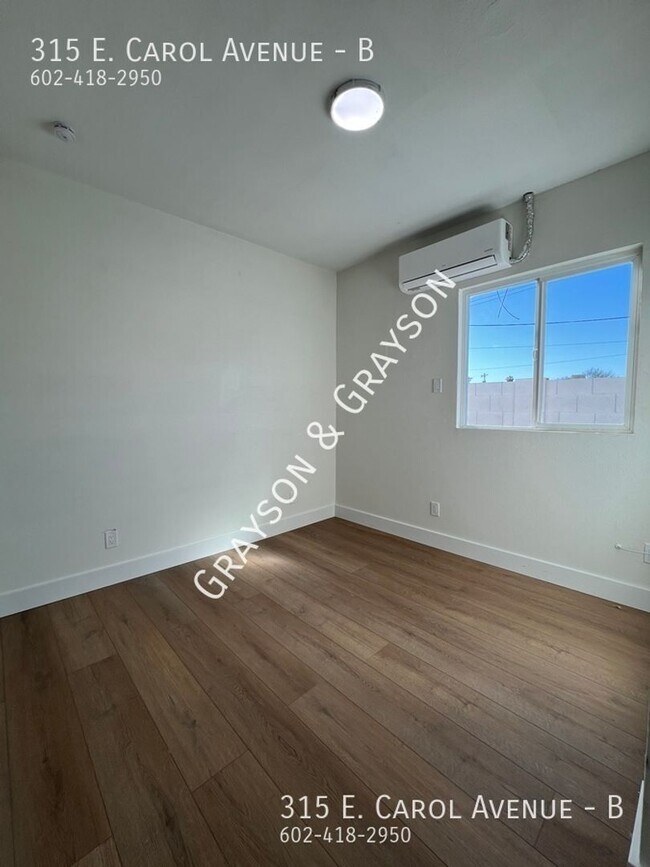 Building Photo - 315 E Carol Ave