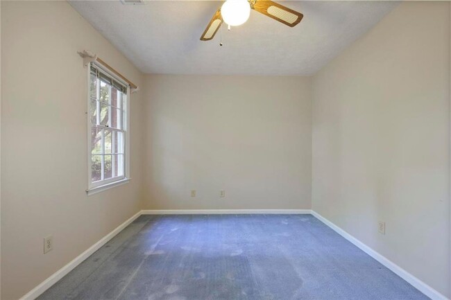 Building Photo - 3658 Chestnut Ridge Ct