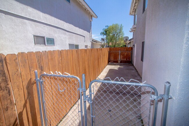 Building Photo - Warm and Inviting 3-Bedroom Home in the Heart of Menifee