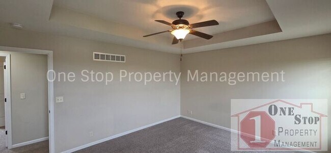 Building Photo - Beautiful 4 bedroom, 3 bathroom home in Raymore!