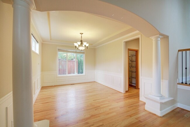 Building Photo - 4bd/2.5ba Lynnwood House