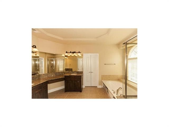 Building Photo - 12060 Grandview Dr