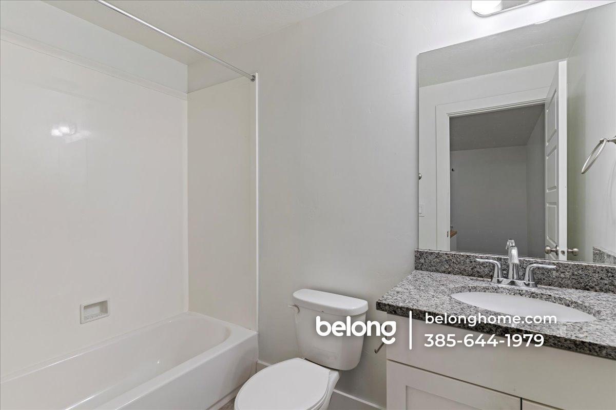 Building Photo - 2333 S Long Dr