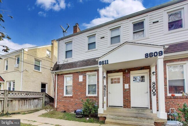 Building Photo - 8611 Flower Ave