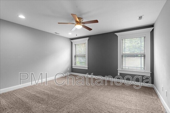 Building Photo - 8229 Pierpoint Dr