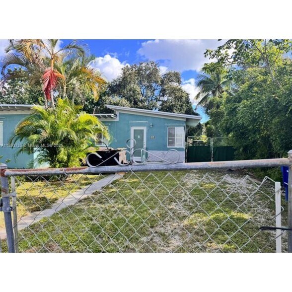 Primary Photo - 550 NW 118th St