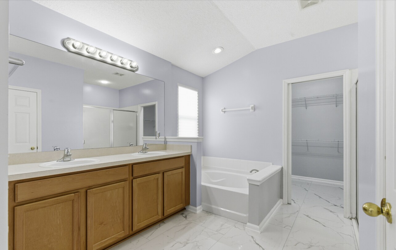 Building Photo - 14626 Falling Waters Dr