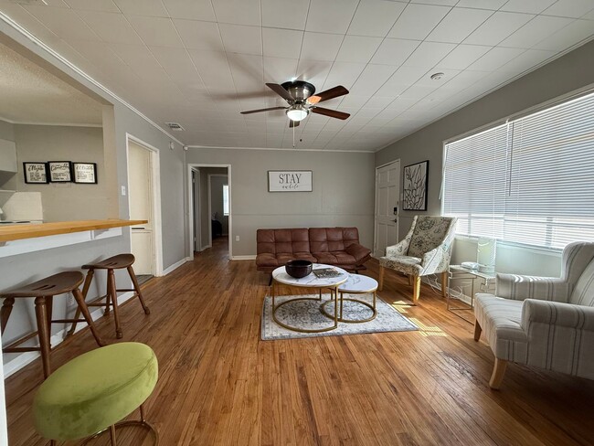 Building Photo - July Move in - Can be leased unfurnished or furnished