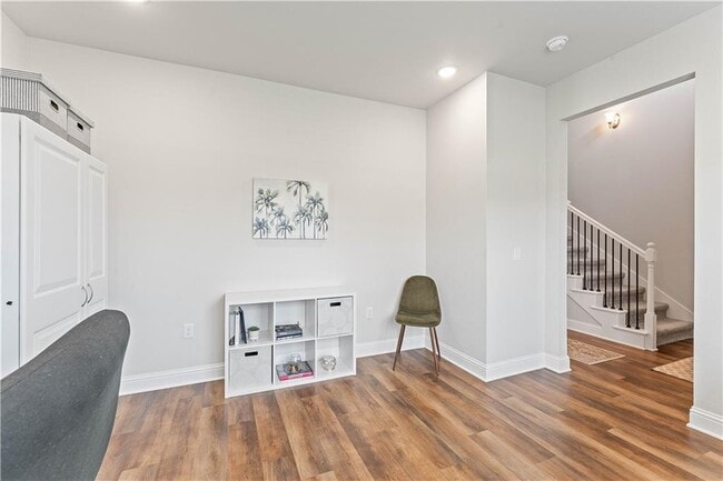 Building Photo - 4407 SW Bison St