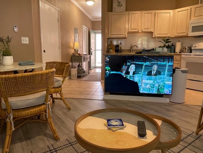 Building Photo - 10067 Perfect Dr