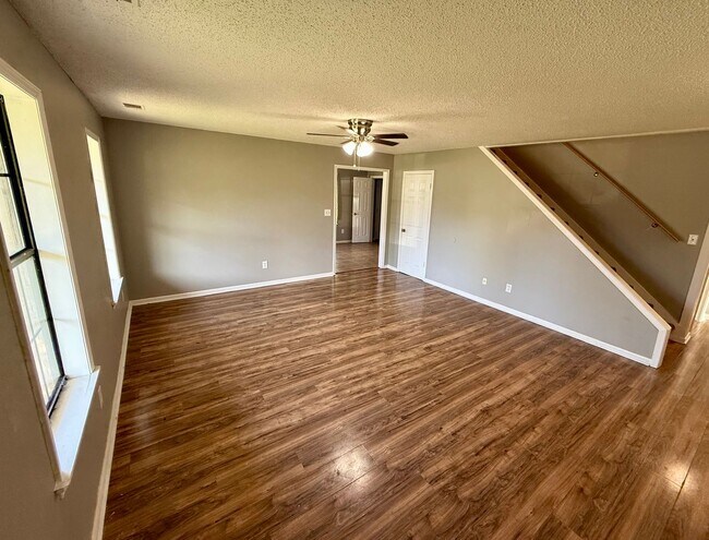 Building Photo - 2516 Glenn Pl