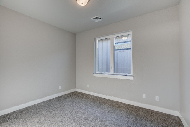 Building Photo - 829 Cherokee Dr