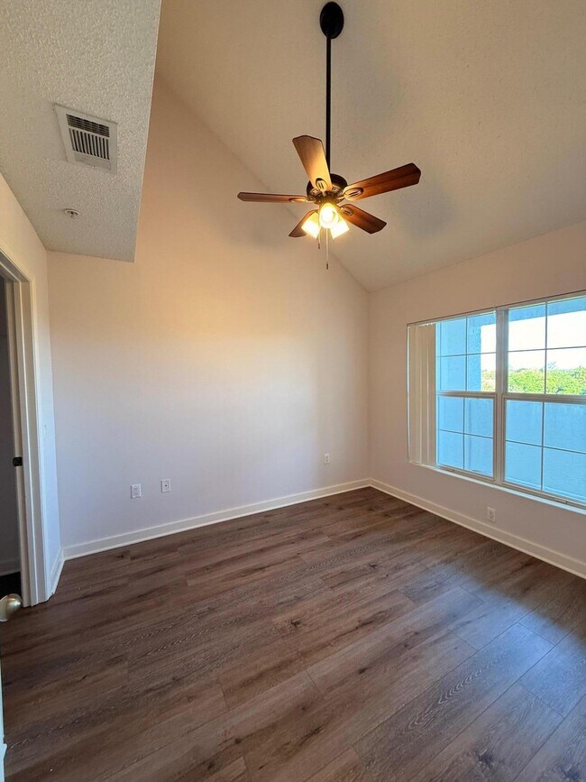 Building Photo - 4276 Calinda Ln