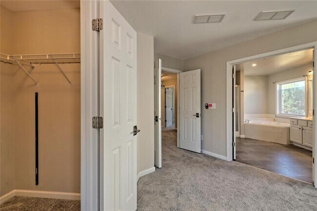 Building Photo - 5145 Fieldgate Ridge Dr