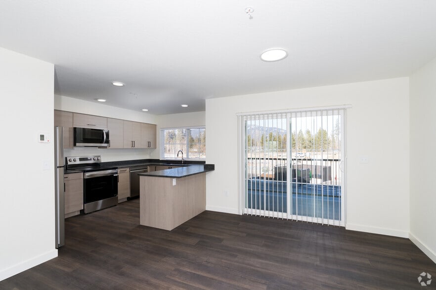 2BR, 1BA -1012SF - Kitchen - Homestead Village Apartments