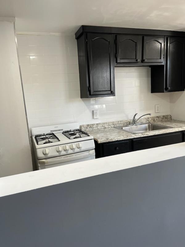 Building Photo - 70 Clinton Rd