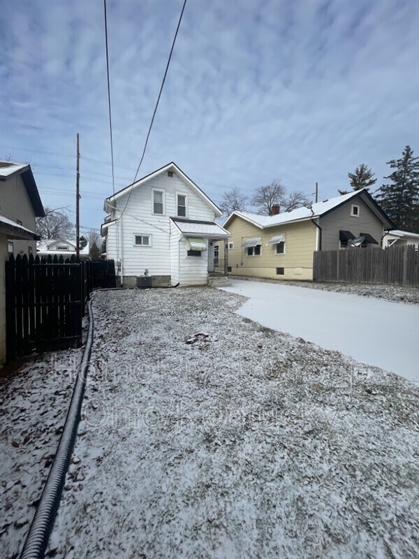 Building Photo - 2308 Fauver Ave