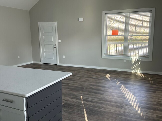 Building Photo - Short term lease. New Construction 4BR/4.5BA Great Location!