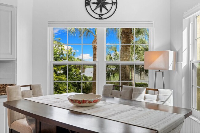 Building Photo - 4140 Bayhead Dr