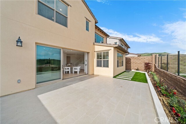 Building Photo - 206 Collino