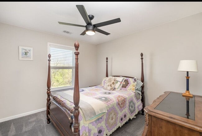 Building Photo - Rent this beautiful 4-bedroom, 3-bathroom ...