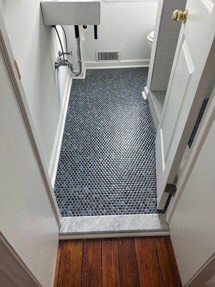 Building Photo - 4313 Fleming St