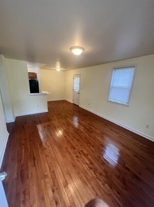 Building Photo - Cozy one bedroom, one bathroom condo available.