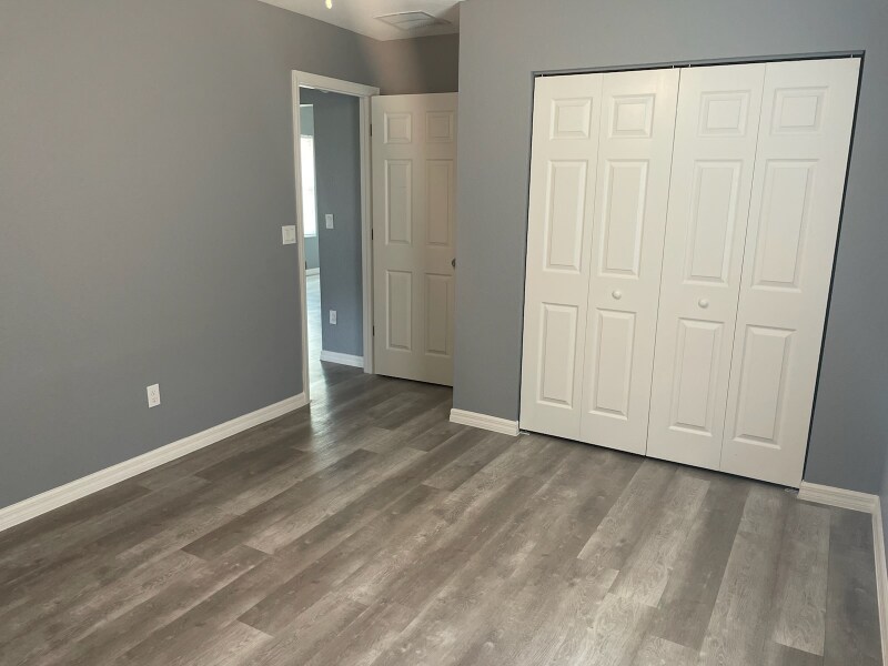 Building Photo - 219 Locust Ln