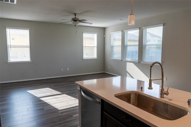 Building Photo - 7010 Silverleaf Oak St