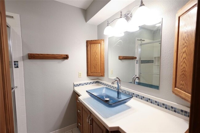 Building Photo - 722 Smalley Dr