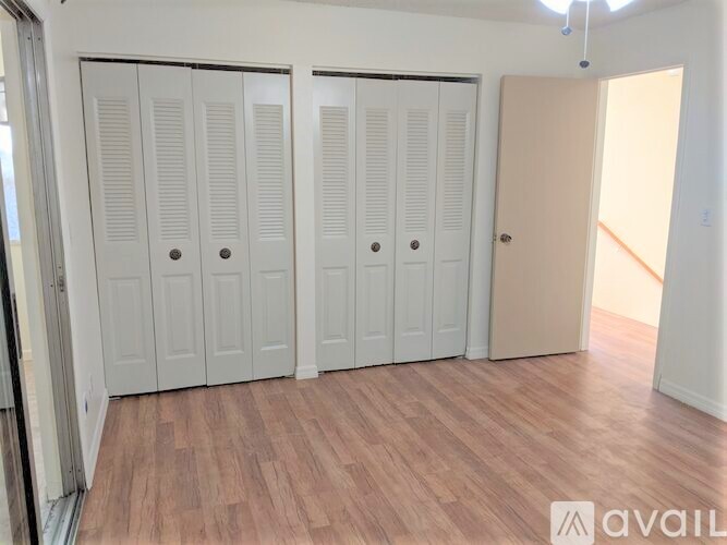 Spacious Closets - 152 Douglas Rd W