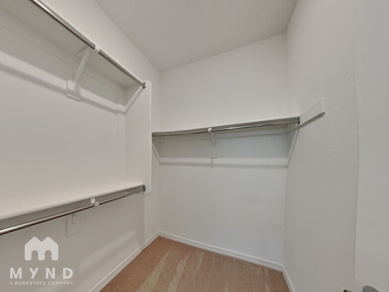 Building Photo - 9967 W Whitton Ave