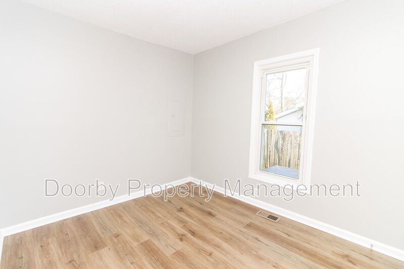 Building Photo - 103 Farris St NE